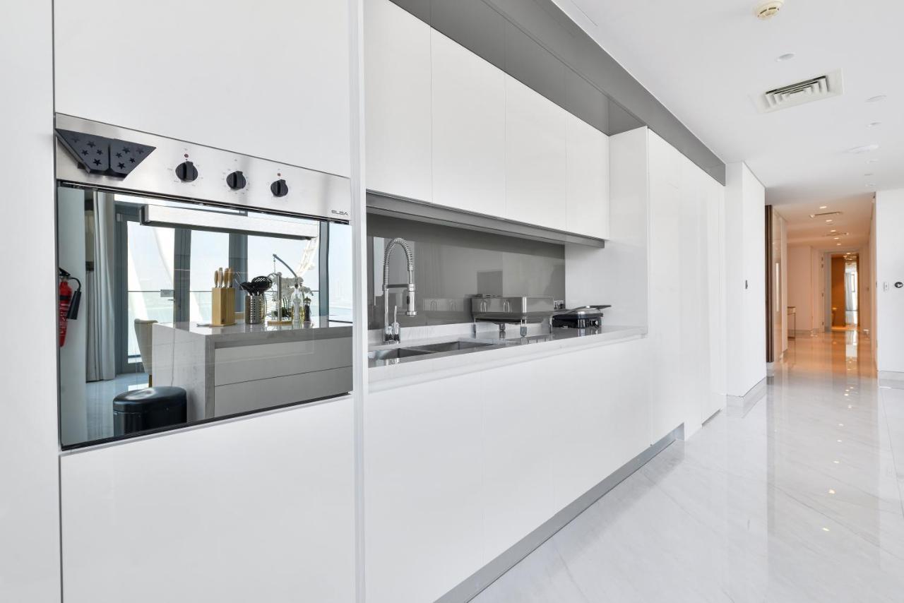 Spectacular 3 Bedroom Condo With Maids Room Facing The Dubai Eye Ngoại thất bức ảnh