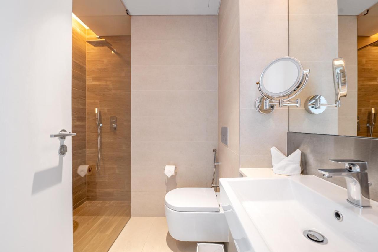 Spectacular 3 Bedroom Condo With Maids Room Facing The Dubai Eye Ngoại thất bức ảnh